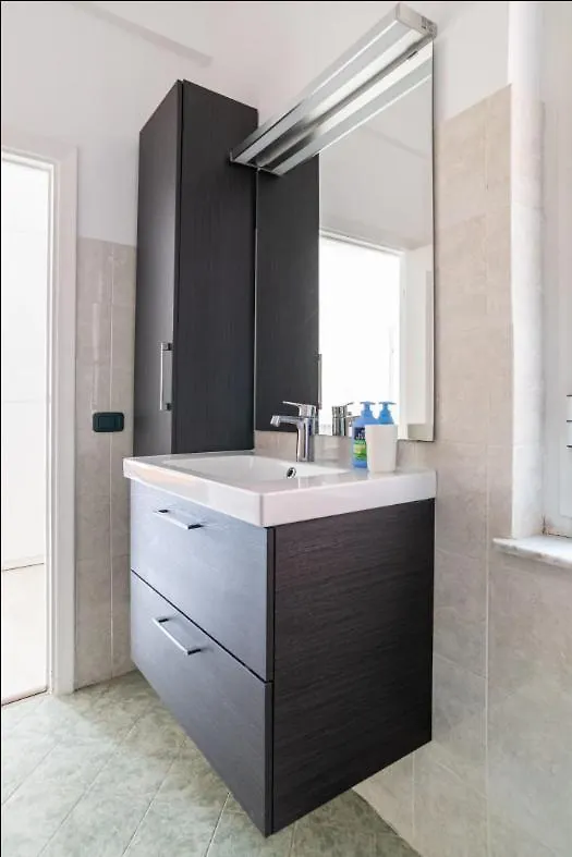 Apartment Comodo Appartamento Al Molo - Near Acquario Genoa Italy